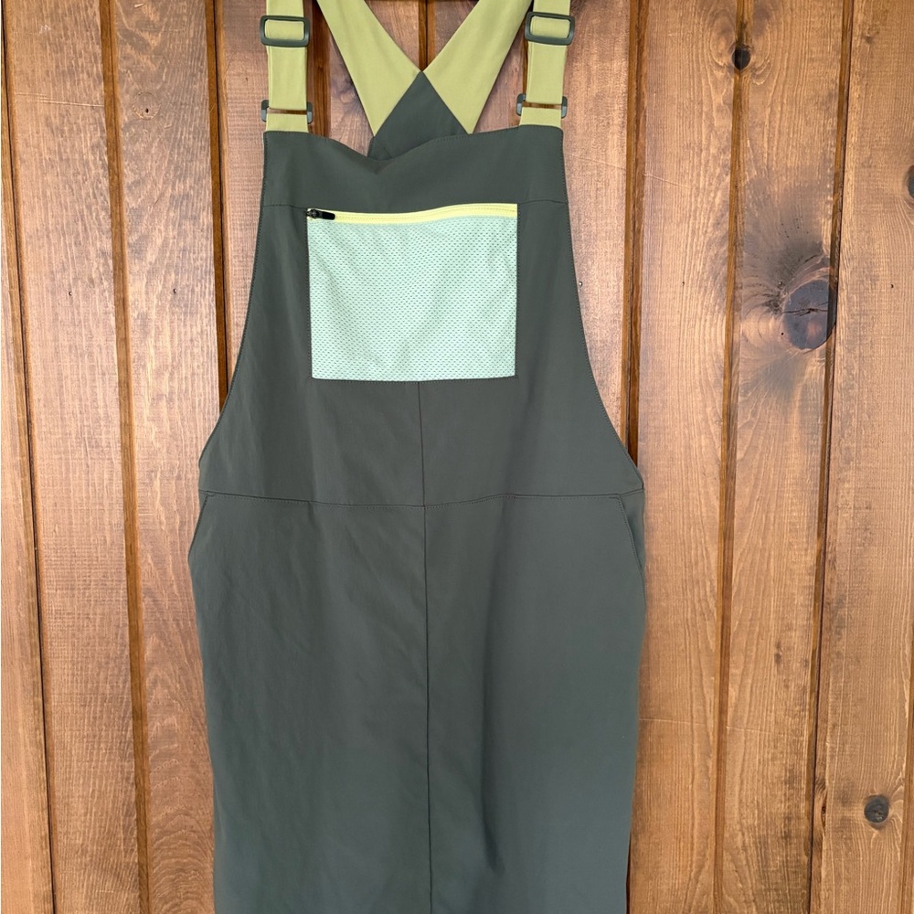 Cotopaxi Olive Green Garment - Picture 1 of 4